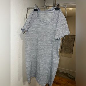 Lulu lemon swiftly tech t shirt size 6
